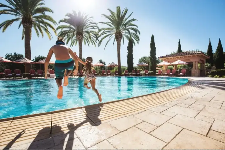 Best Family Hotels for Large Groups: Expert Planning Guide