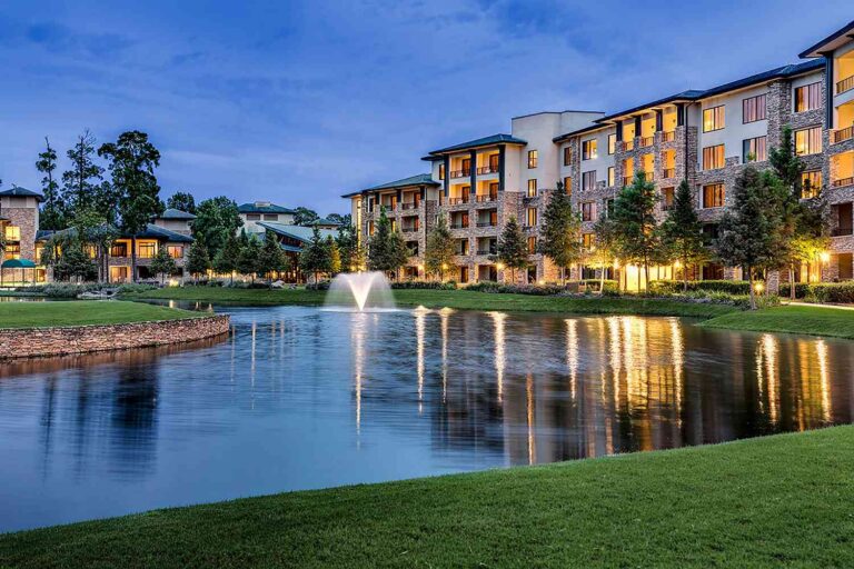 Best Scenic Family Hotels United States: Elite Nature Lodges & Resorts
