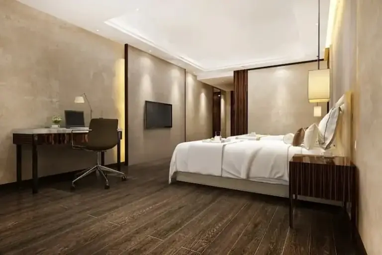 How to Manage Family Hotels Room Space Issues: Expert Guide