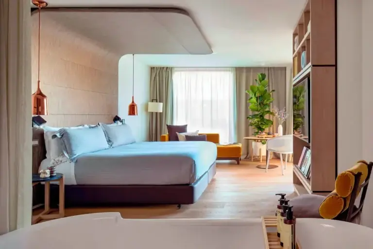 How to Reduce Family Hotels Costs: An Expert Guide to Budgeting