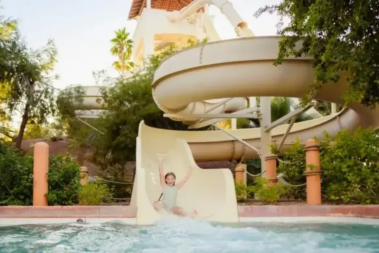 Luxury Waterpark Hotels USA: Ultimate Upscale Resorts Guide